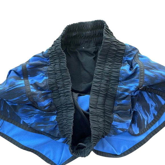 Lululemon Tracker Short III Nightsky Harbor Blue Black Elastic Waist Size 8 - Picture 5 of 7